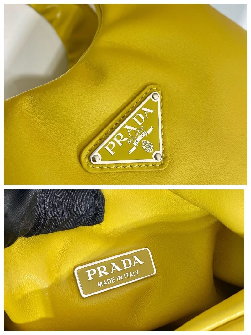 Pra*a tote bags